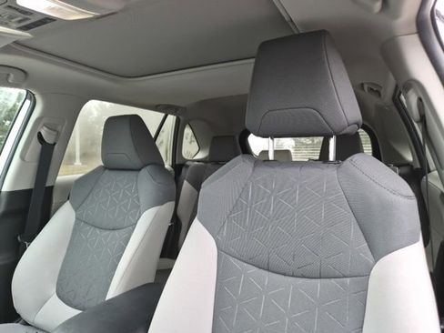 Used 2023 Toyota RAV4 XLE w/ Convenience Package image 16