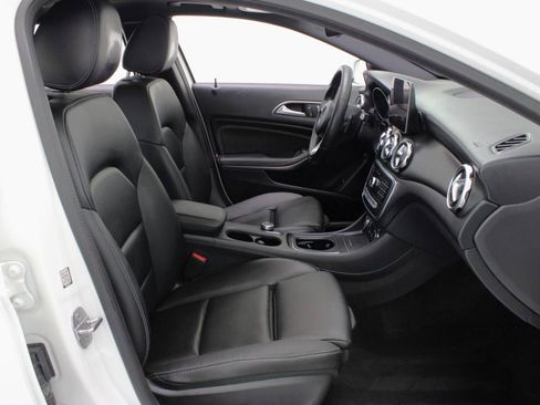 Used 2020 Mercedes-Benz GLA 250 w/ Convenience Package image 48