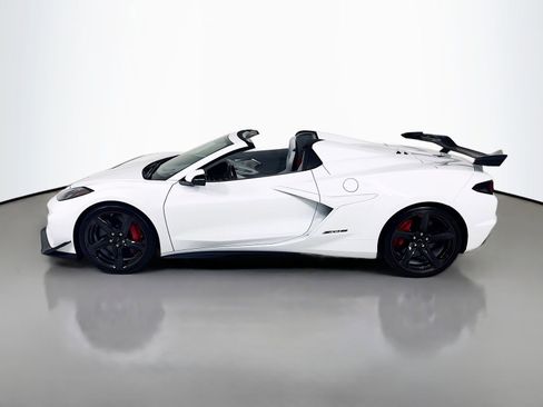 Used 2026 Chevrolet Corvette Z06 RWD image 4