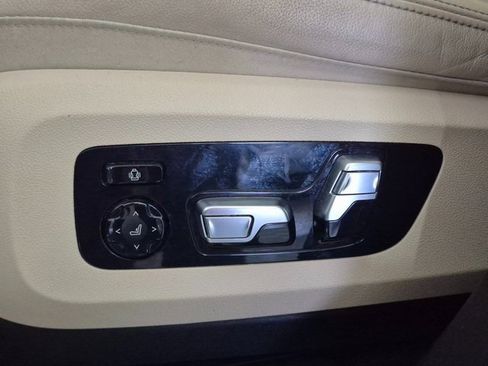 Used 2022 BMW X7 M50i image 15