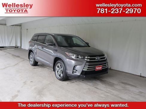Used 2019 Toyota Highlander Limited Platinum AWD/4WD image 1