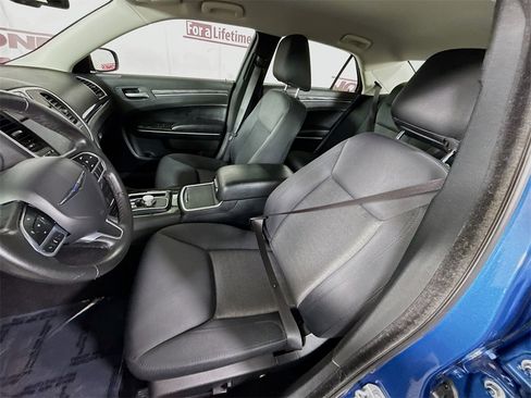 Used 2021 Chrysler 300 Touring w/ Sport Appearance Package image 24