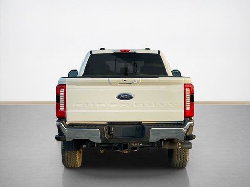 Used 2024 Ford F250 Lariat w/ FX4 Off-Road Package image 6