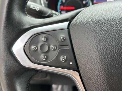 Used 2023 Chevrolet Traverse RS FWD image 16
