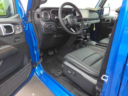 New 2026 Jeep Gladiator Sport AWD/4WD image 10