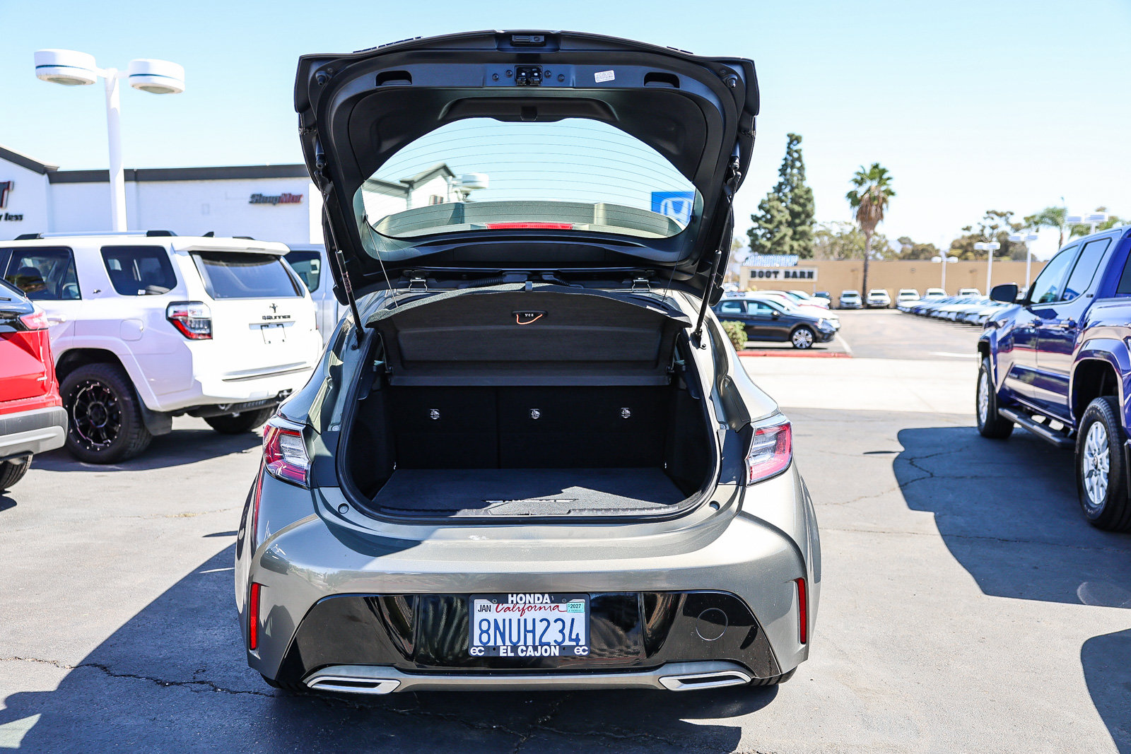 Used 2020 Toyota Corolla SE w/ Carpet Mat Package FWD image 23