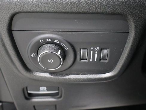 Used 2022 Jeep Grand Cherokee L Limited image 32