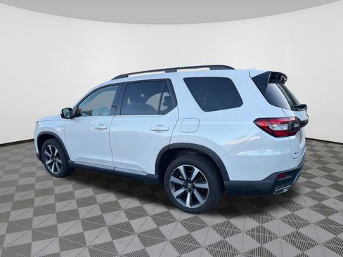 Used 2025 Honda Pilot Touring image 5