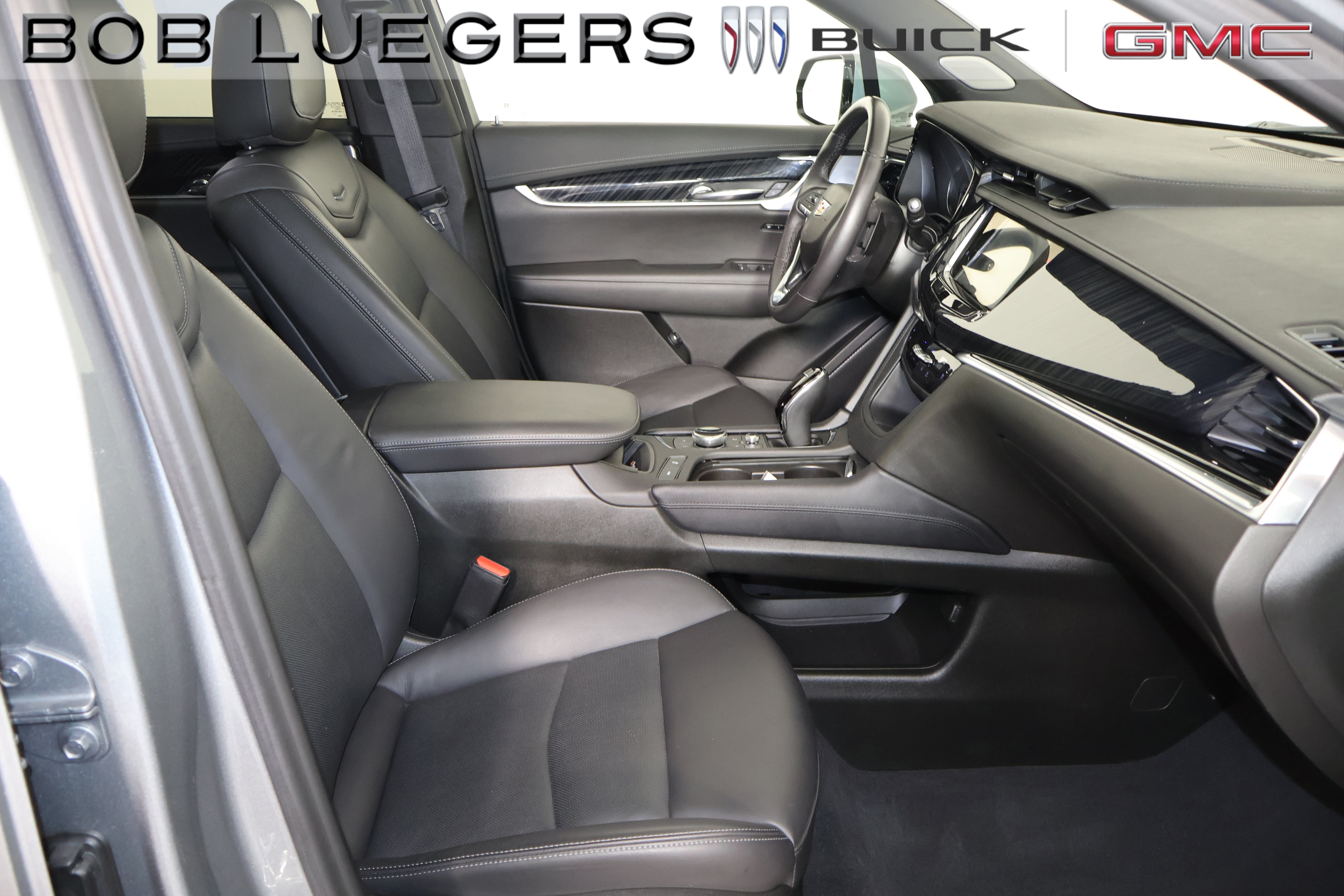 Certified 2025 Cadillac XT6 Premium Luxury FWD image 18