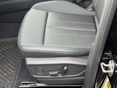 New 2025 Audi Q5 Premium image 16