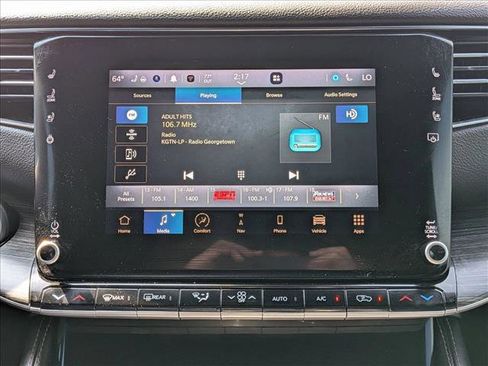 Used 2023 Jeep Wagoneer Series III w/ Preferred Equipment Group image 12