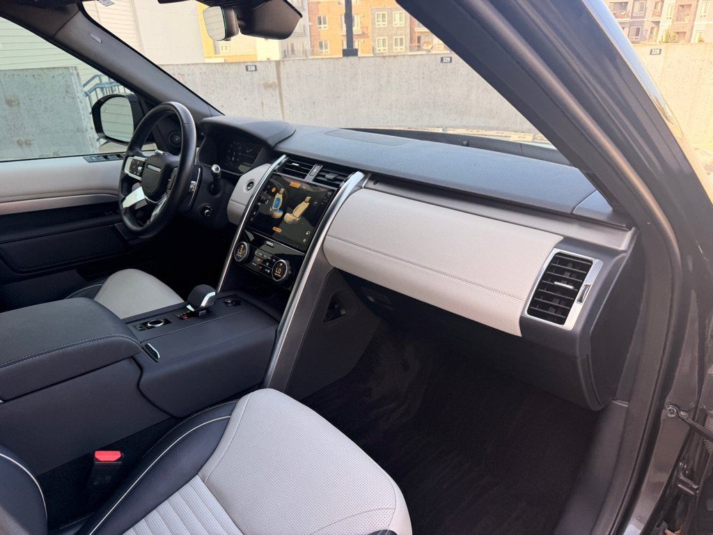 Used 2021 Land Rover Discovery HSE R-Dynamic AWD/4WD image 27