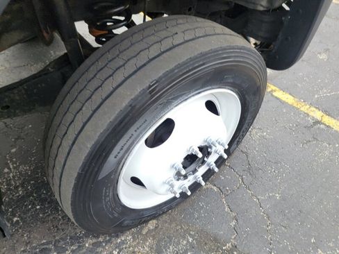 Used 2016 Ford F550 2WD Regular Cab Super Duty image 40