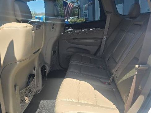 Used 2015 Jeep Grand Cherokee Limited w/ Luxury Group II image 6