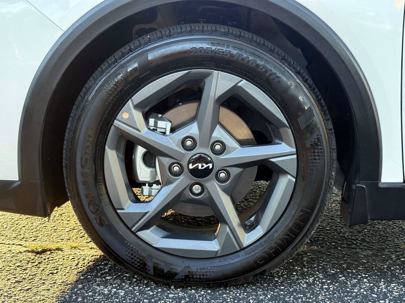 Certified 2025 Kia K4 FWD image 30