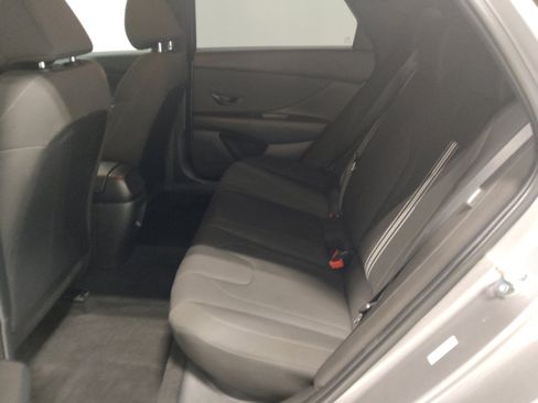 Used 2025 Hyundai Elantra Sport FWD image 18