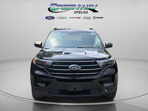 Used 2023 Ford Explorer XLT RWD image 2