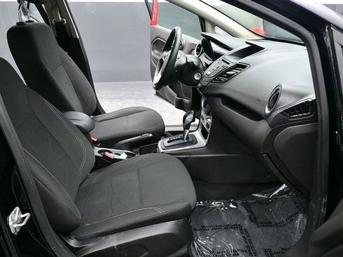 Used 2016 Ford Fiesta SE image 23