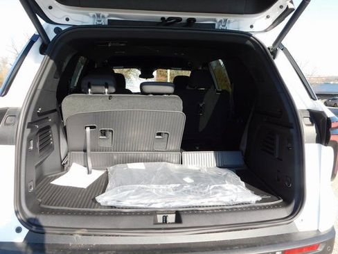 New 2026 Chevrolet Traverse LT w/ LPO, Floor Liner Package image 24