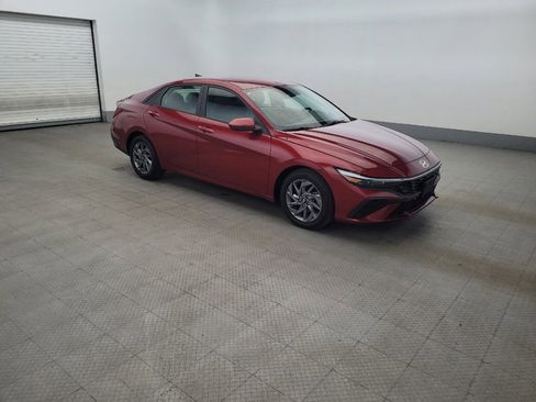 Used 2024 Hyundai Elantra SEL FWD image 11
