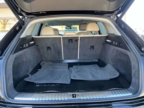 Used 2019 Audi e-tron Prestige image 28