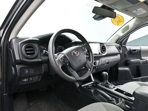 Used 2020 Toyota Tacoma TRD Sport image 13