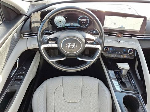 Used 2022 Hyundai Elantra Limited w/ Cargo Package image 11