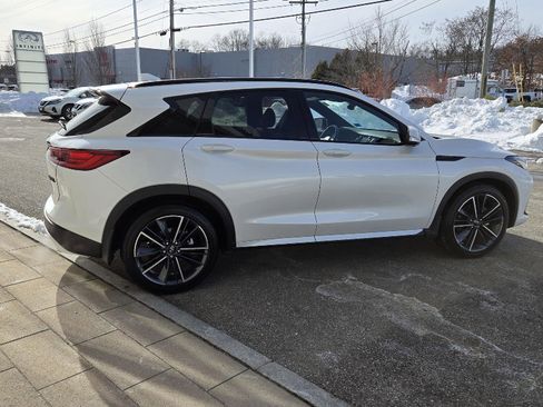 Certified 2025 INFINITI QX50 Sport image 13