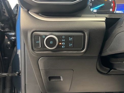 Used 2022 Ford Explorer XLT w/ Equipment Group 202A image 25