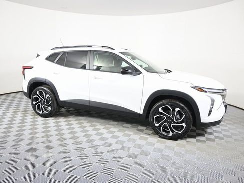New 2026 Chevrolet Trax RS w/ Driver Confidence Package FWD image 8