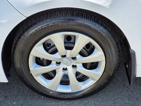 Used 2023 Toyota Corolla LE image 18