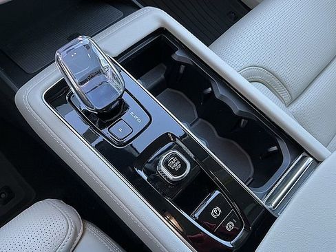 New 2026 Volvo XC90 T8 Ultra w/ Protection Package Premier image 19