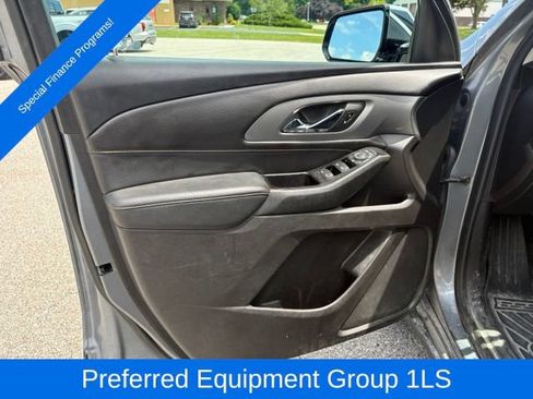 Used 2018 Chevrolet Traverse LS FWD image 11