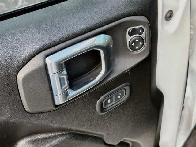 Used 2021 Jeep Wrangler Unlimited Sport AWD/4WD image 18