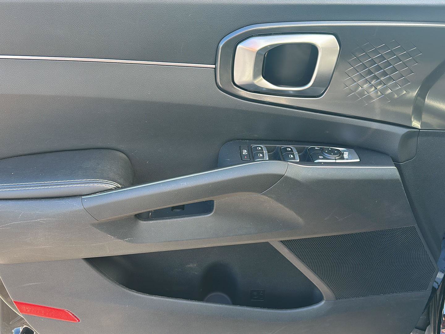 Used 2023 Kia Sorento S w/ Panoramic Sunroof Package FWD image 4