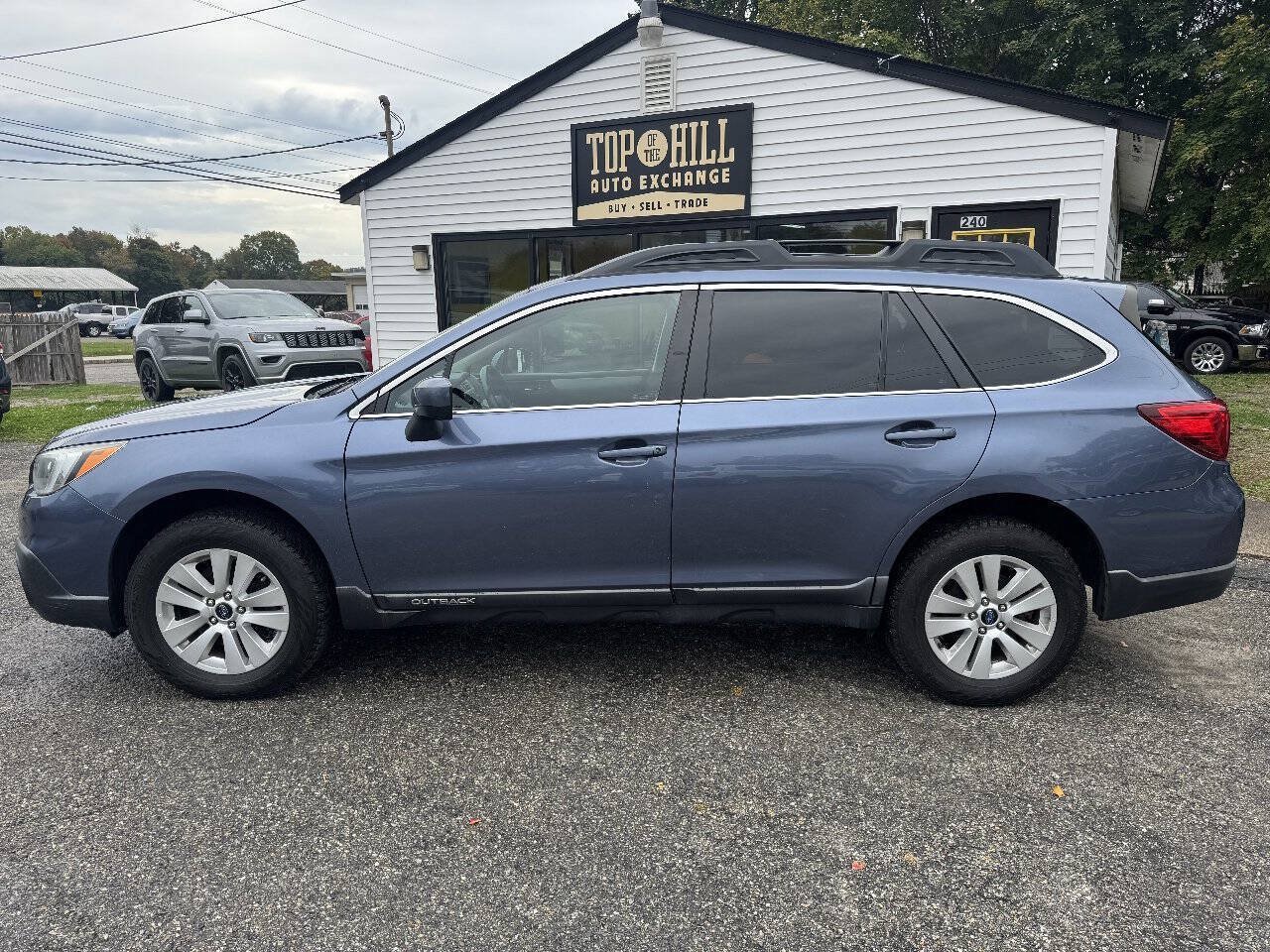 Used 2017 Subaru Outback 2.5i Premium AWD/4WD image 12
