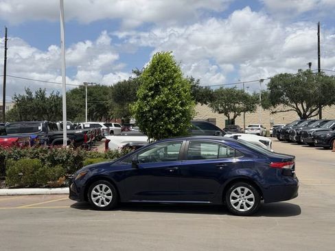 Used 2024 Toyota Corolla LE FWD image 4