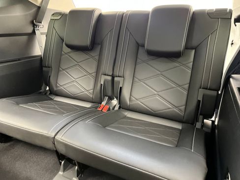 Used 2026 Volkswagen Atlas SE FWD image 40