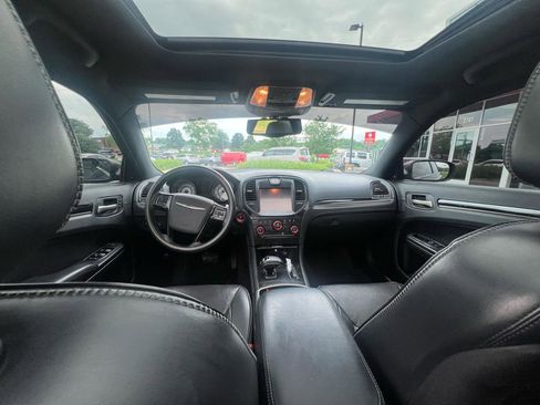 Used 2014 Chrysler 300 C AWD/4WD image 12