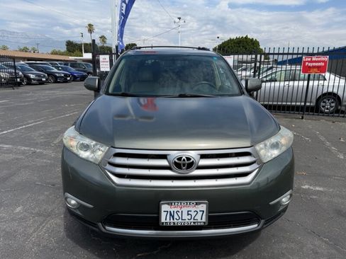 Used 2012 Toyota Highlander Limited w/ Tow Pkg AWD/4WD image 2