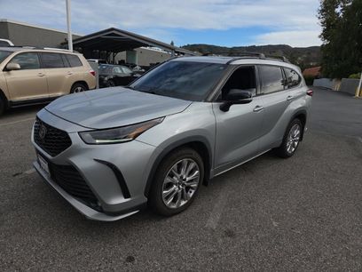 Used 2021 Toyota Highlander XSE