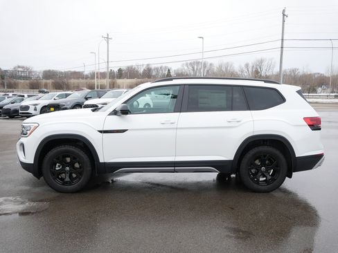 New 2026 Volkswagen Atlas Peak Edition AWD/4WD image 3