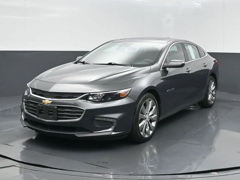 Used 2017 Chevrolet Malibu Premier w/ Premier Sun and Wheel Package image 7