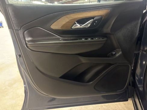 Used 2019 GMC Terrain SLE w/ Driver Convenience Package image 16