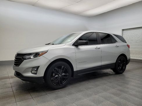 Used 2021 Chevrolet Equinox LT image 2