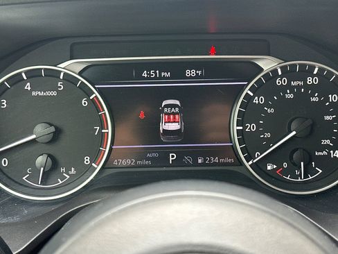 Used 2024 Nissan Rogue S AWD/4WD image 24