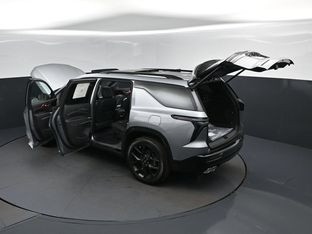 New 2026 Chevrolet Traverse RS w/ LPO, Floor Liner Package FWD image 2