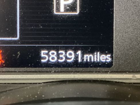 Used 2023 Nissan Versa SV FWD image 18