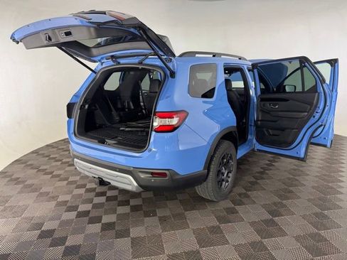Certified 2025 Honda Pilot TrailSport image 15