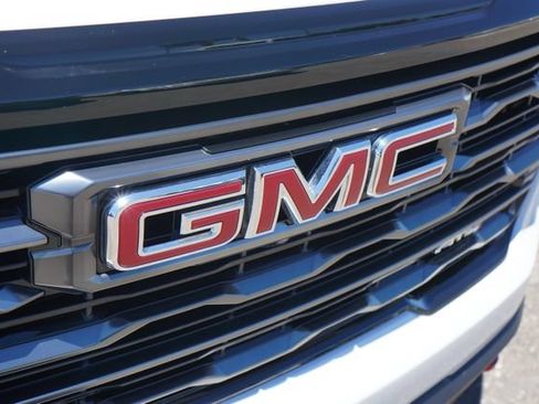 Used 2025 GMC Acadia AT4 AWD/4WD image 13